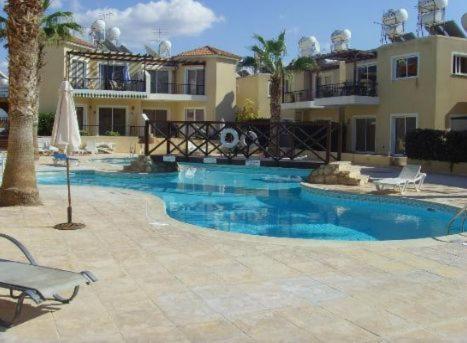 Sirena Sunrise Prestige Apartments Paphos Bagian luar foto