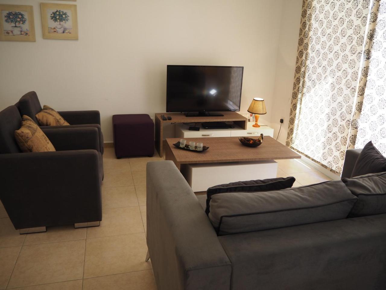 Sirena Sunrise Prestige Apartments Paphos Bagian luar foto