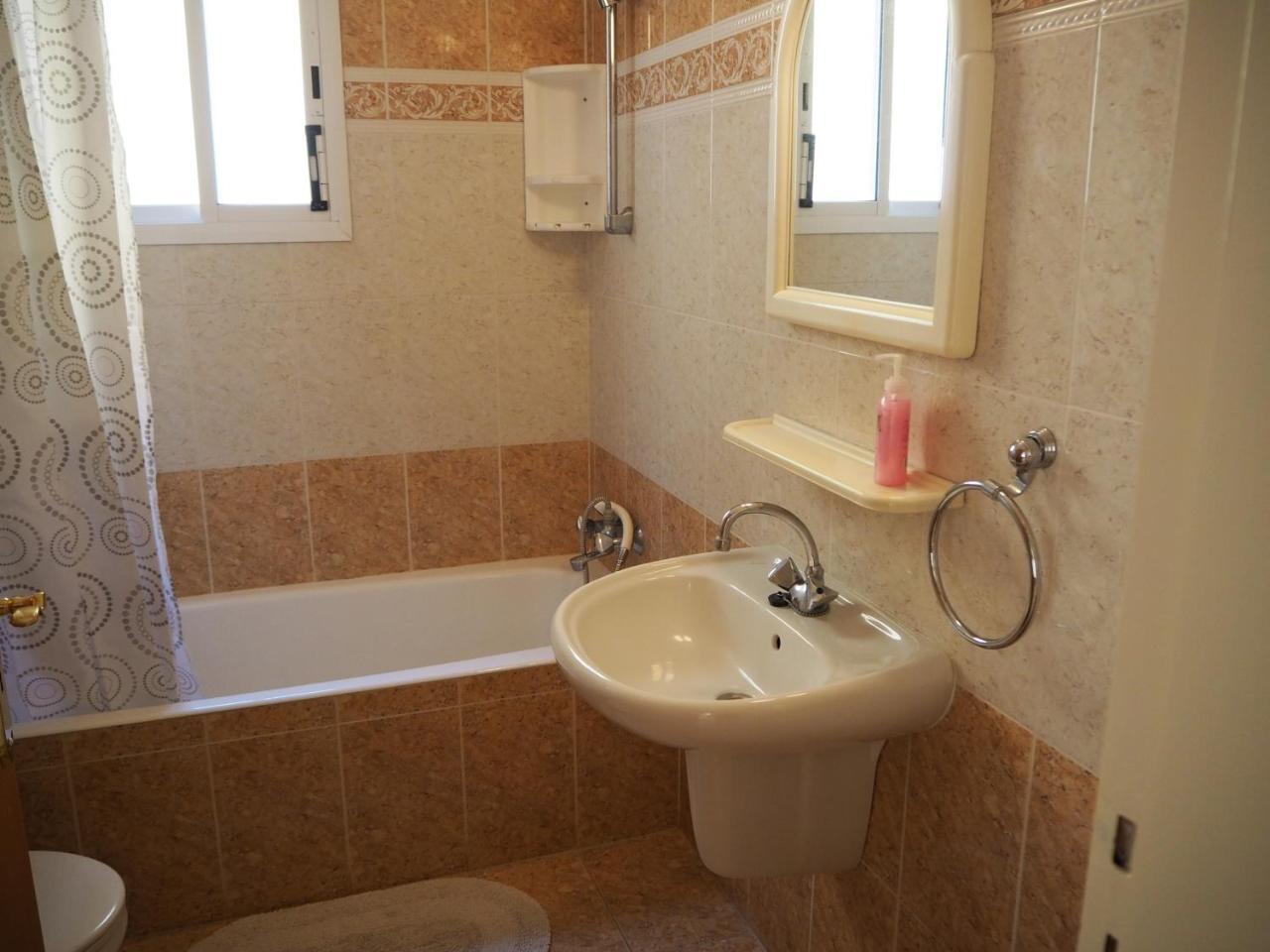 Sirena Sunrise Prestige Apartments Paphos Bagian luar foto