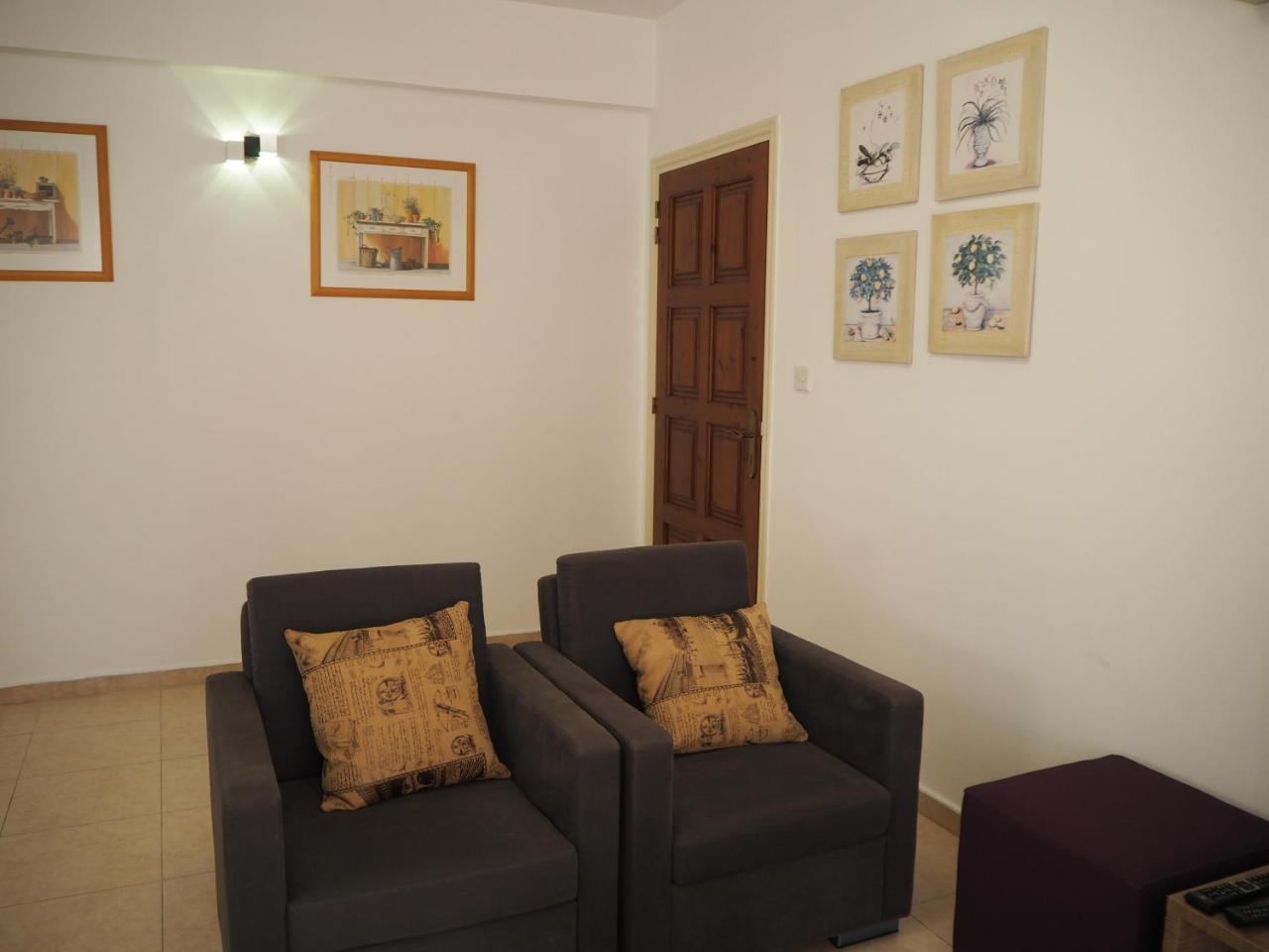 Sirena Sunrise Prestige Apartments Paphos Bagian luar foto