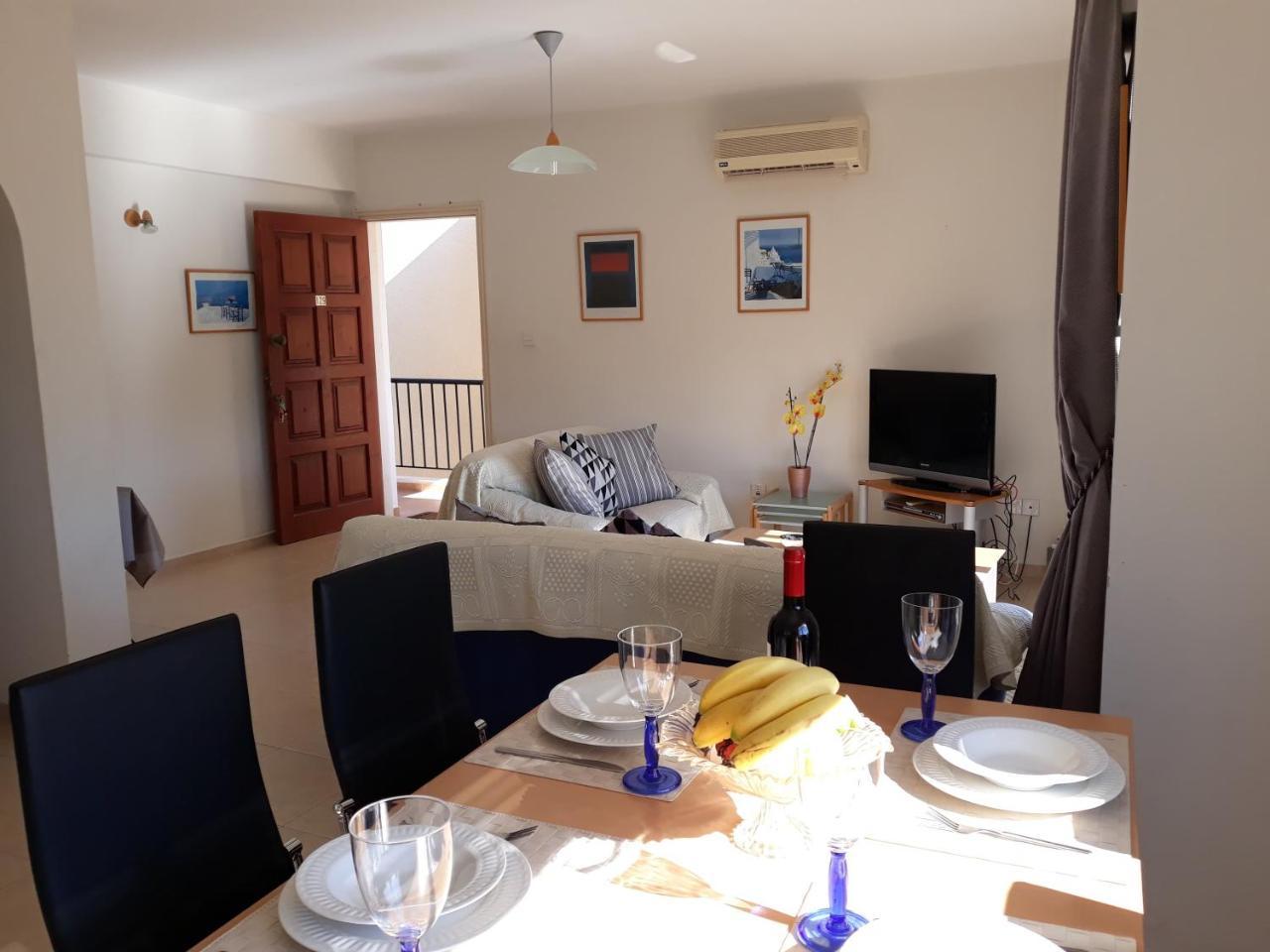 Sirena Sunrise Prestige Apartments Paphos Bagian luar foto